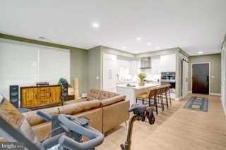 635 SLATERS LN #101, Alexandria, VA 22314