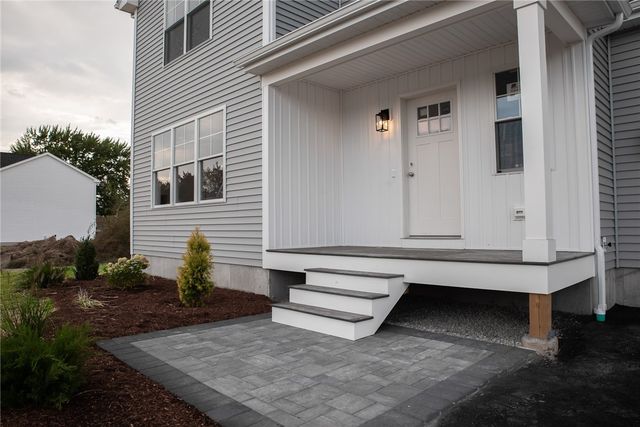 30 Recess Lane, Warwick, RI 02889