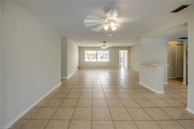 703 SE 33rd ST, Cape Coral, FL 33904