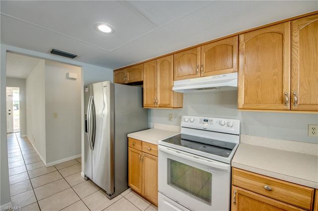 703 SE 33rd ST, Cape Coral, FL 33904