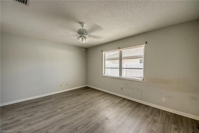 703 SE 33rd ST, Cape Coral, FL 33904