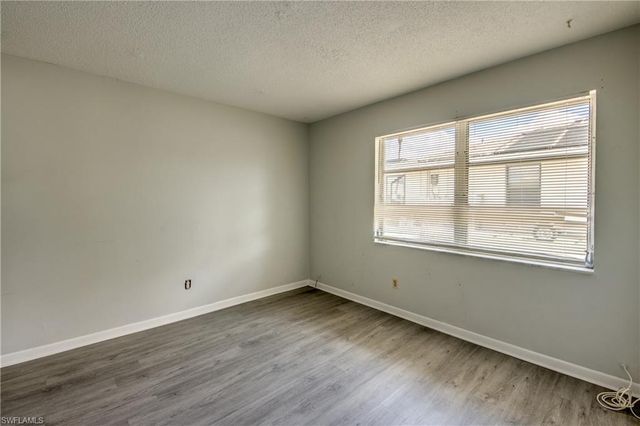 703 SE 33rd ST, Cape Coral, FL 33904