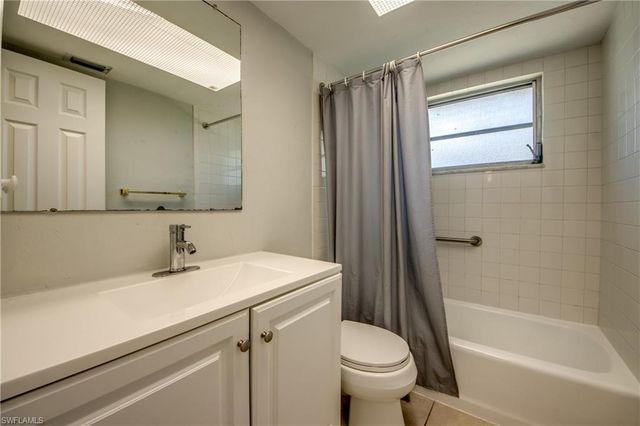 703 SE 33rd ST, Cape Coral, FL 33904