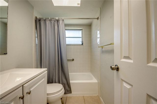 703 SE 33rd ST, Cape Coral, FL 33904