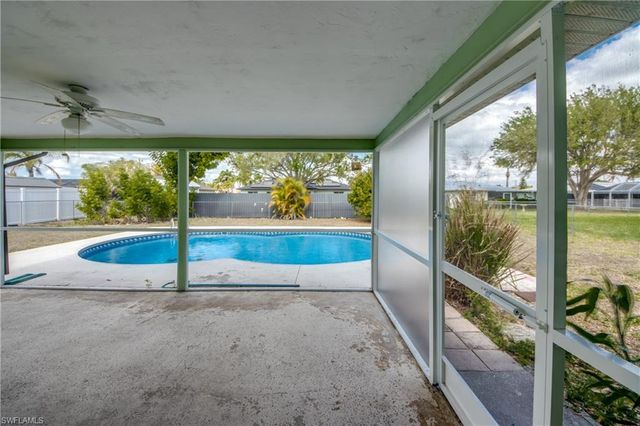 703 SE 33rd ST, Cape Coral, FL 33904