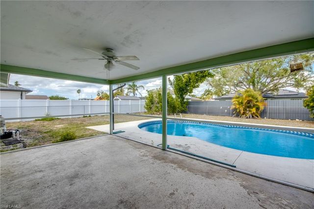 703 SE 33rd ST, Cape Coral, FL 33904