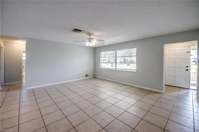 703 SE 33rd ST, Cape Coral, FL 33904