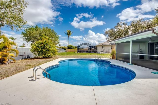 703 SE 33rd ST, Cape Coral, FL 33904