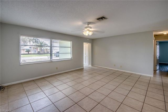 703 SE 33rd ST, Cape Coral, FL 33904
