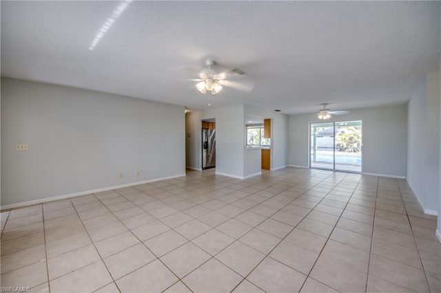 703 SE 33rd ST, Cape Coral, FL 33904