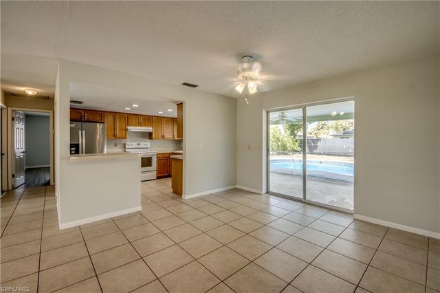 703 SE 33rd ST, Cape Coral, FL 33904