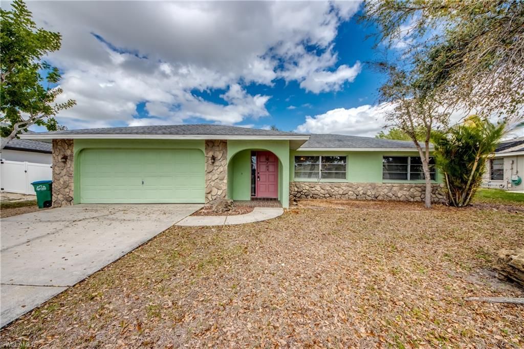 703 SE 33rd ST, Cape Coral, FL 33904