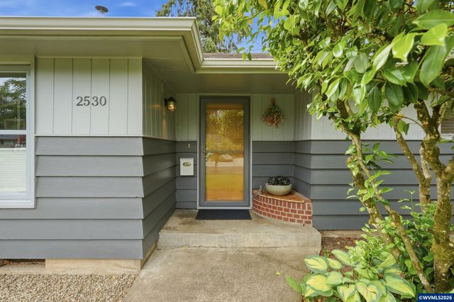 2530 Sharon Wy, Eugene, OR 97401