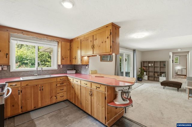 2530 Sharon Wy, Eugene, OR 97401