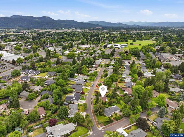 2530 Sharon Wy, Eugene, OR 97401