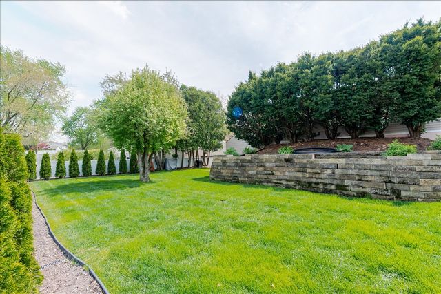 6 Kenfield Circle, Bloomington, IL 61704