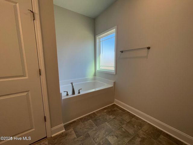114 Seashore Street, Grimesland, NC 27837