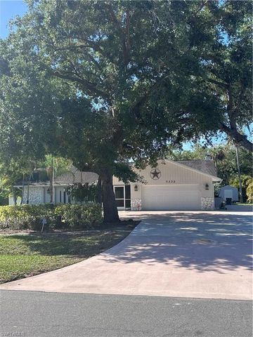 7332 Sean LN, North Fort Myers, FL 33917