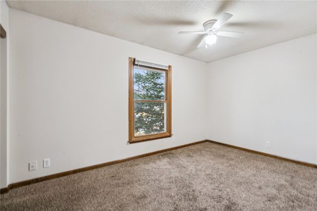 1626 Homewood Lane NE, Cedar Rapids, IA 52402