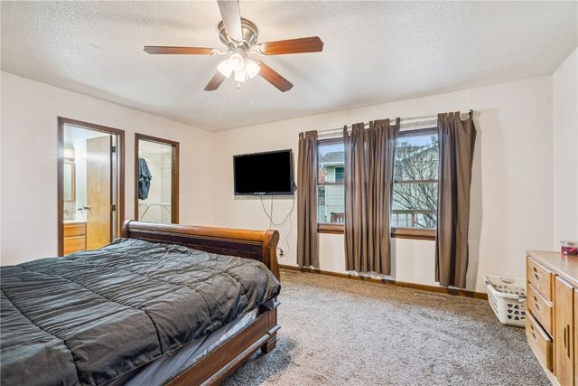 1626 Homewood Lane NE, Cedar Rapids, IA 52402