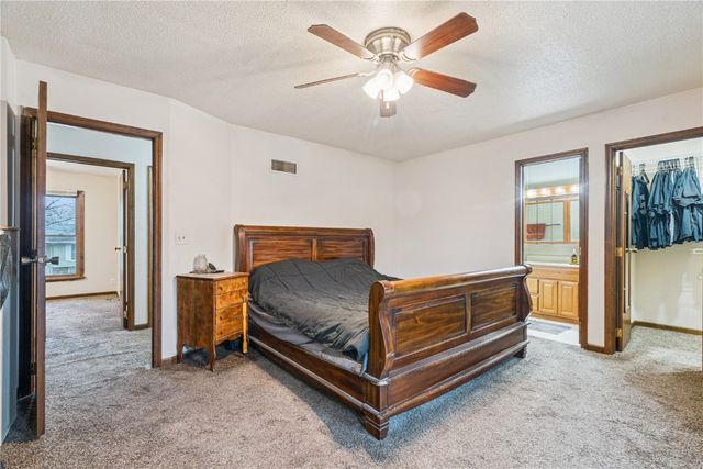 1626 Homewood Lane NE, Cedar Rapids, IA 52402