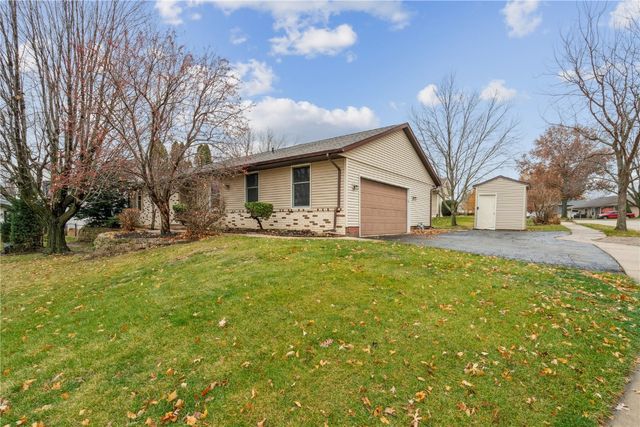 1626 Homewood Lane NE, Cedar Rapids, IA 52402