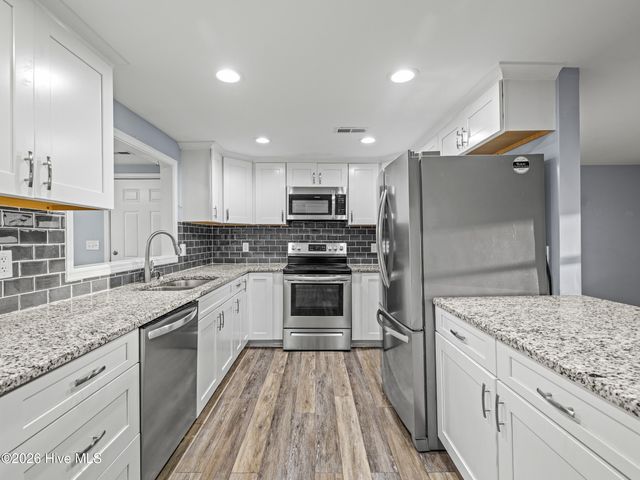 204 Fifth Avenue, Jacksonville, NC 28546