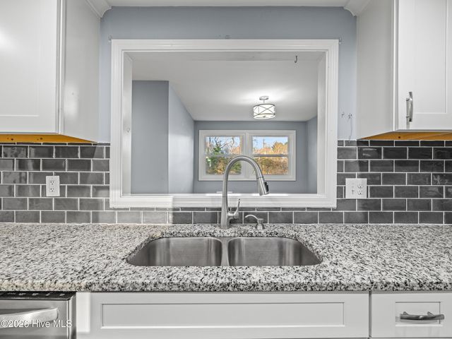 204 Fifth Avenue, Jacksonville, NC 28546