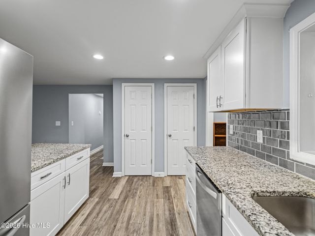 204 Fifth Avenue, Jacksonville, NC 28546