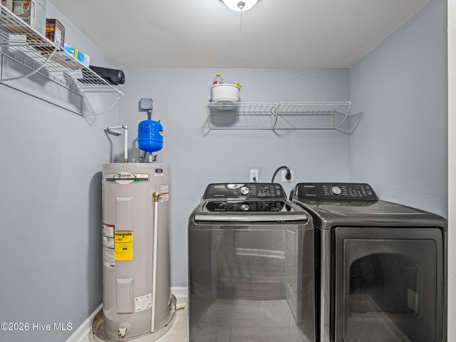 204 Fifth Avenue, Jacksonville, NC 28546