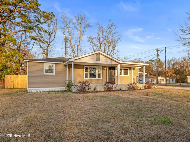 204 Fifth Avenue, Jacksonville, NC 28546