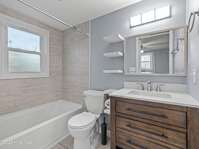 204 Fifth Avenue, Jacksonville, NC 28546