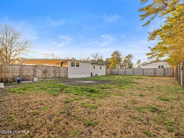 204 Fifth Avenue, Jacksonville, NC 28546