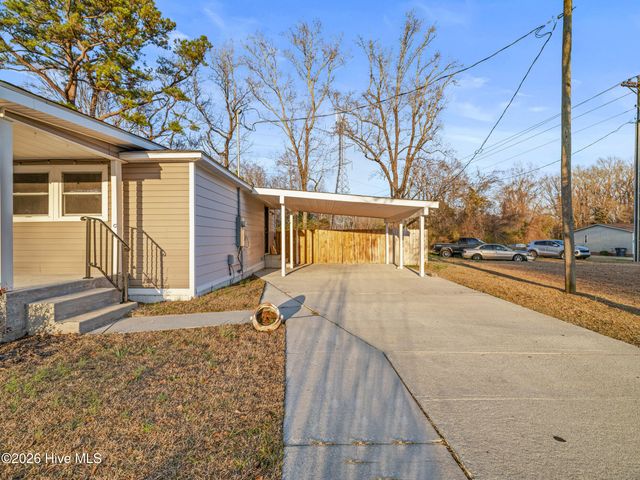 204 Fifth Avenue, Jacksonville, NC 28546