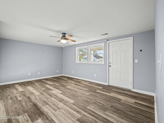 204 Fifth Avenue, Jacksonville, NC 28546