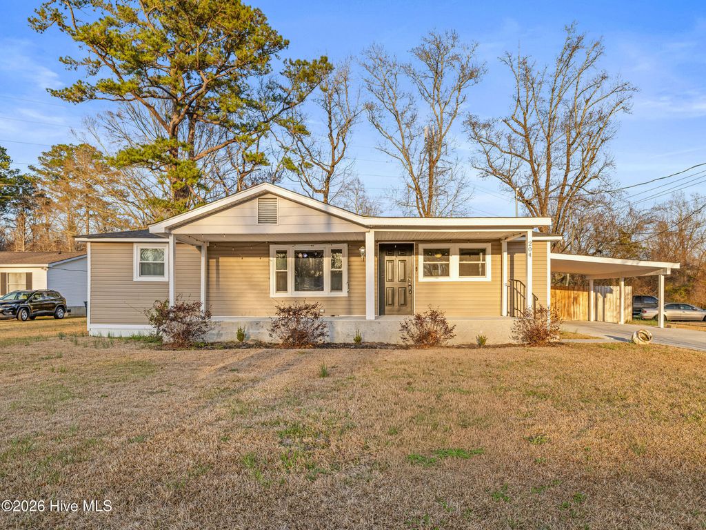 204 Fifth Avenue, Jacksonville, NC 28546