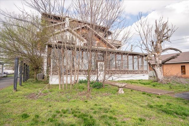 235 Pulaski St, Lawrenceburg, TN 38464