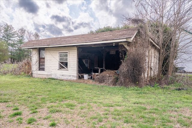 235 Pulaski St, Lawrenceburg, TN 38464