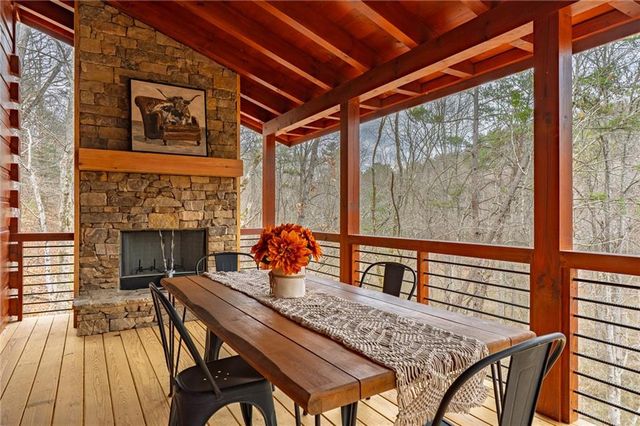 138 Rhondas Way, Ellijay, GA 30540