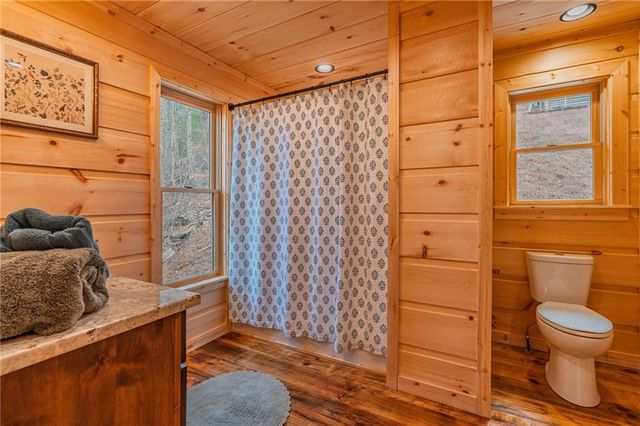 138 Rhondas Way, Ellijay, GA 30540
