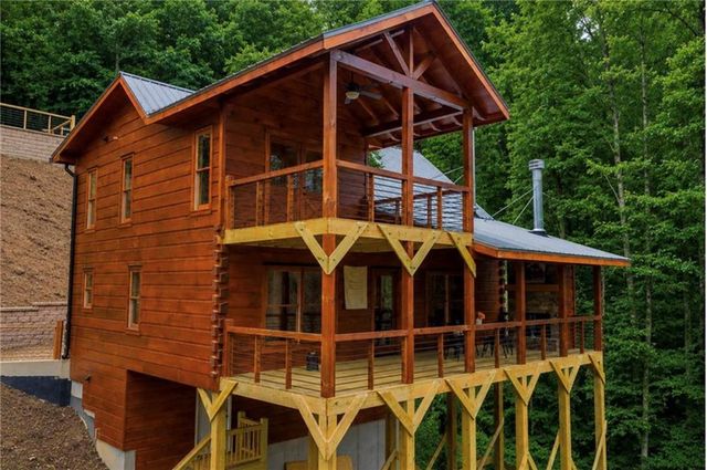 138 Rhondas Way, Ellijay, GA 30540