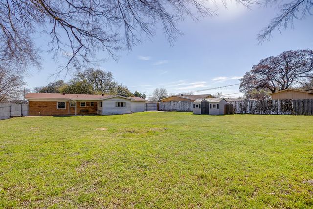 8304 Doreen Avenue, Fort Worth, TX 76116