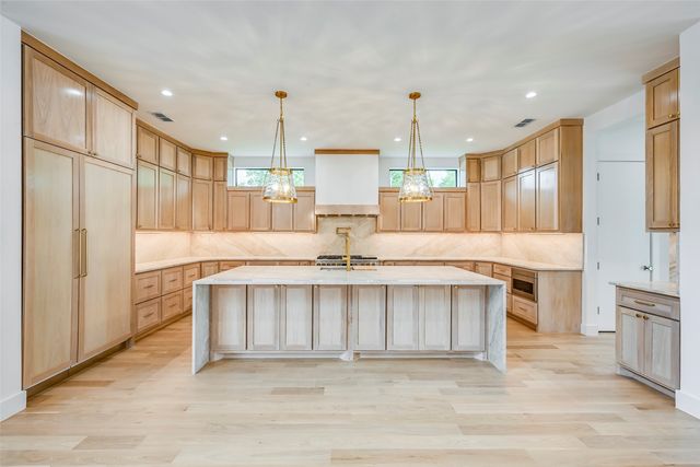 3304 Royal Lane, Dallas, TX 75229