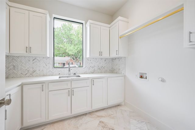 3304 Royal Lane, Dallas, TX 75229