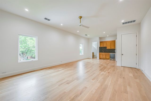 3304 Royal Lane, Dallas, TX 75229