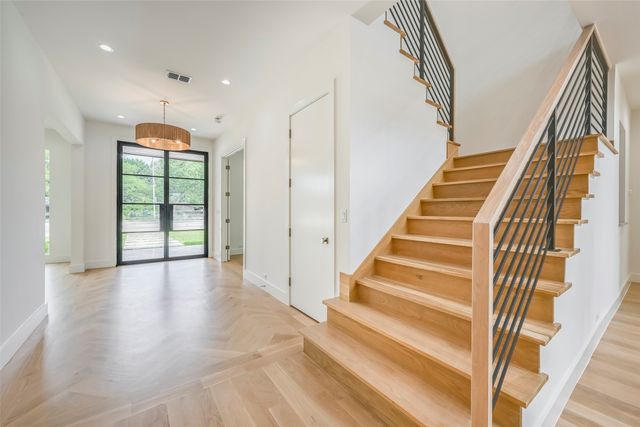 3304 Royal Lane, Dallas, TX 75229