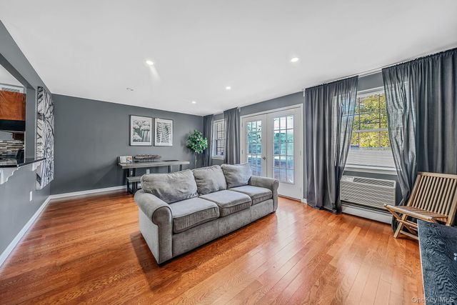 821 Prospect Avenue, Westbury, NY 11590