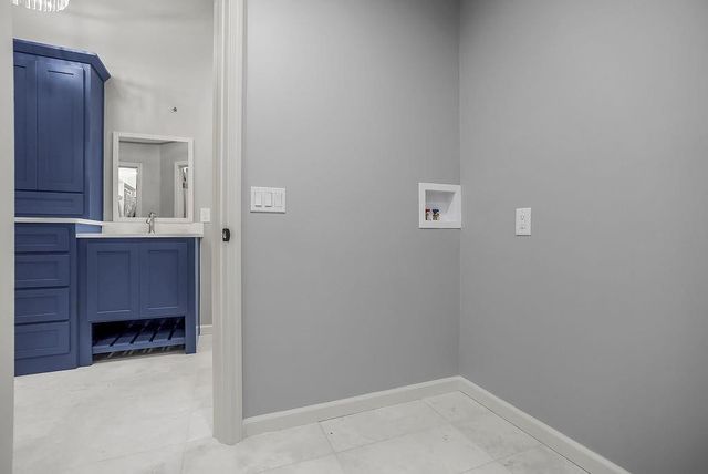 2404 SW Clear Creek Court, Blue Springs, MO 64015