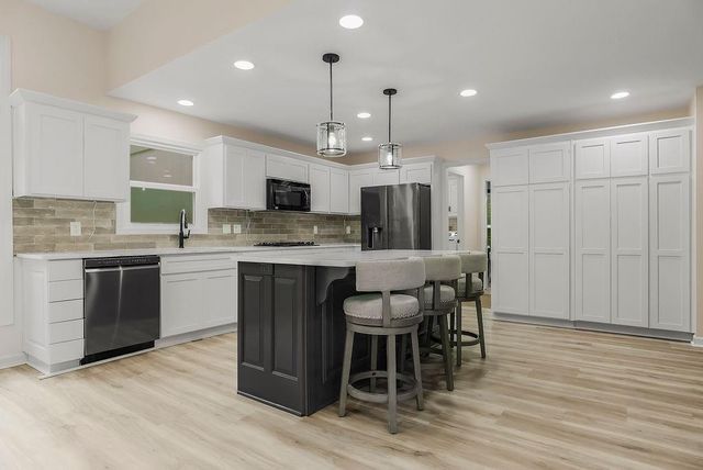 2404 SW Clear Creek Court, Blue Springs, MO 64015