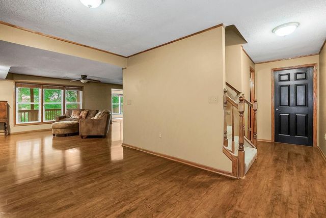 2404 SW Clear Creek Court, Blue Springs, MO 64015